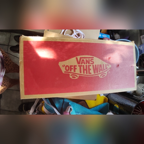 Vans Bold Red High-Top Sneakers. 7 Men. 8.5 Women. - Picture 11 of 13